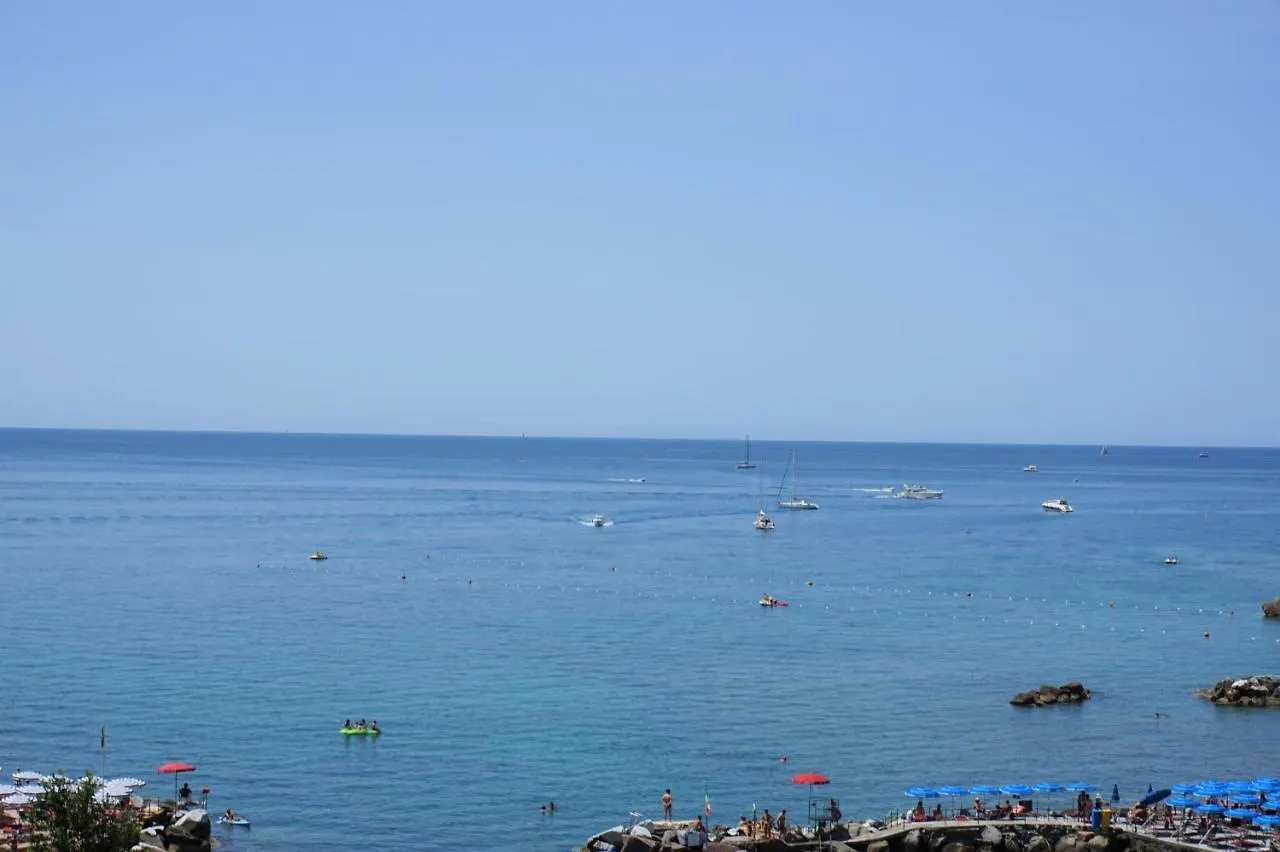 La Casa A Due Passi Dal Mare Apartment Castiglioncello Italy