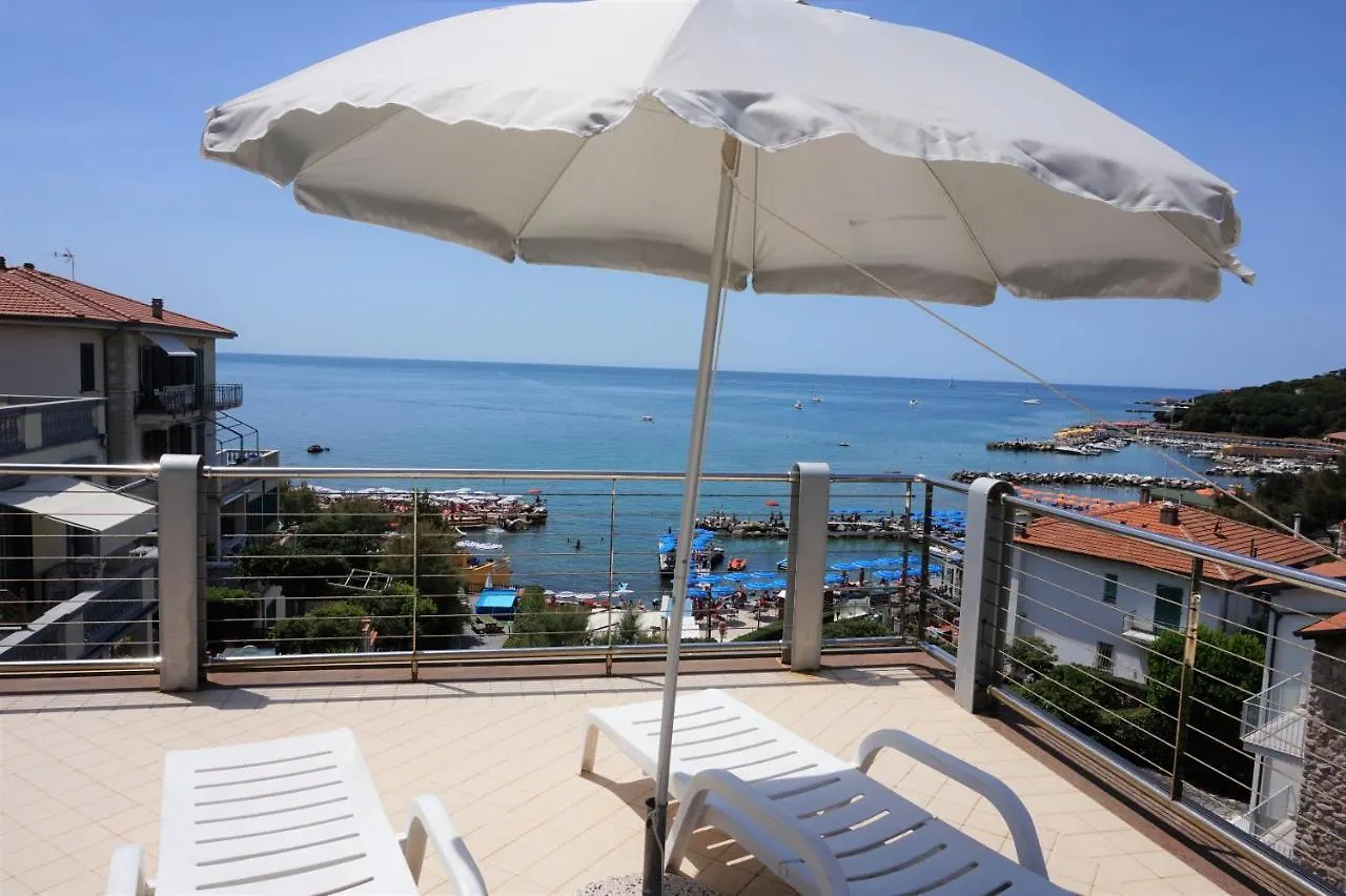 La Casa A Due Passi Dal Mare Apartment Castiglioncello 0*,  Italy